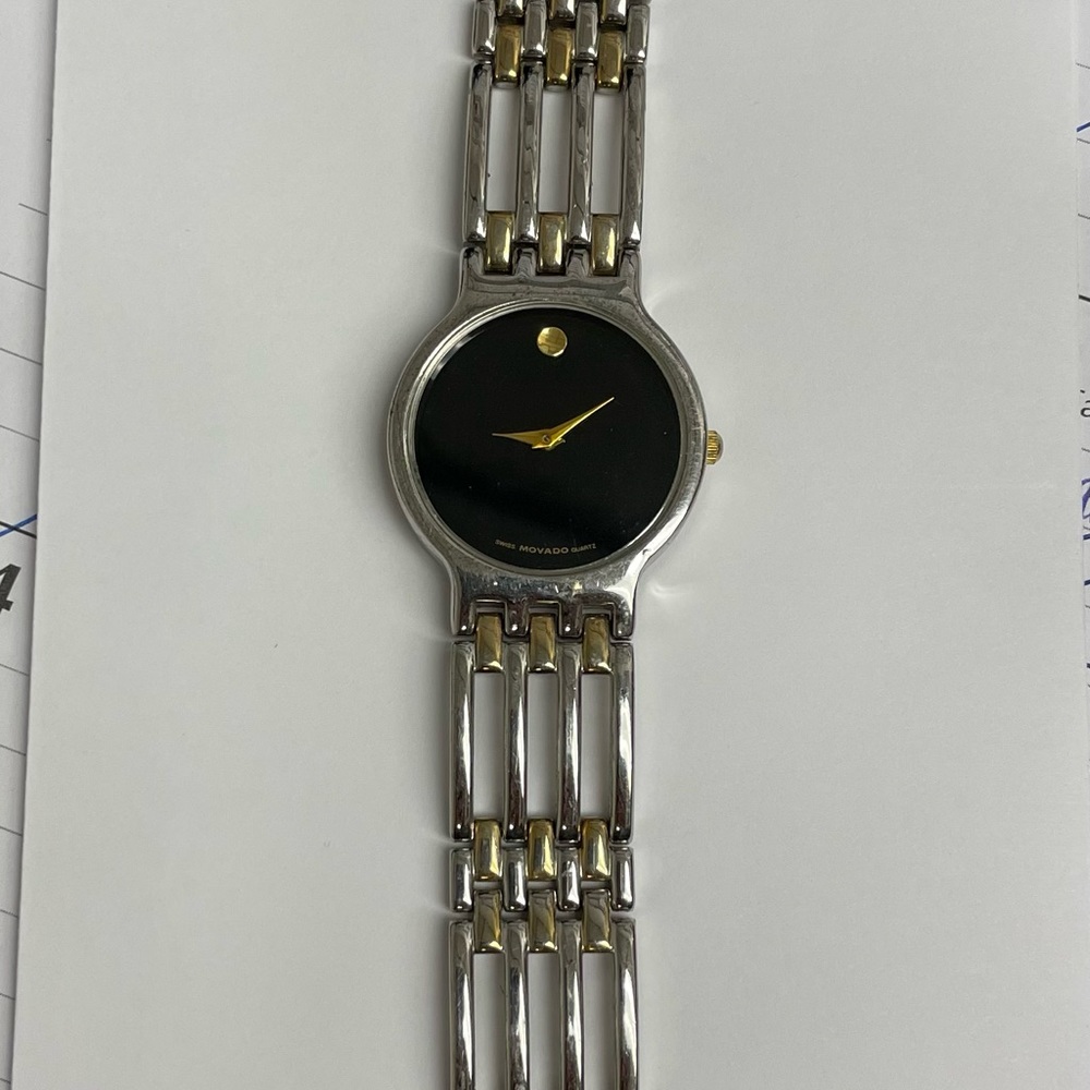 Novato watch. Needs batteries. Light wear.